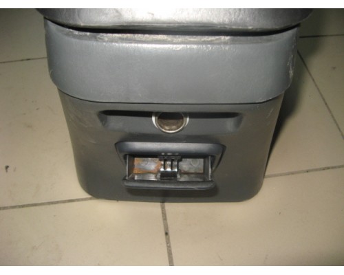 Подлокотник в салон Ssang Yong Musso 1993-2006 ()- купить на ➦ А50-Авторазбор по цене 2500.00р.. Отправка в регионы.