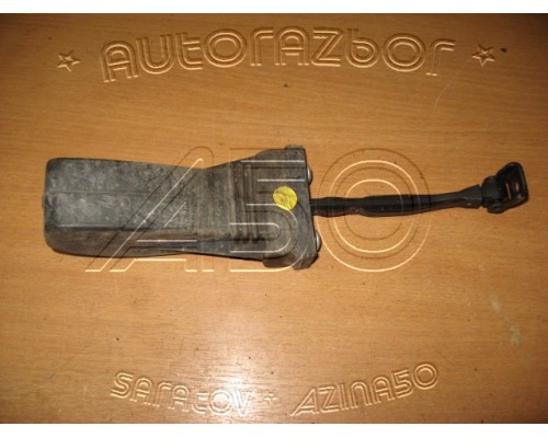 Ограничитель двери Volkswagen Touareg 2010-2018 (7P0839249C)- купить на ➦ А50-Авторазбор по цене 500.00р.. Отправка в регионы.