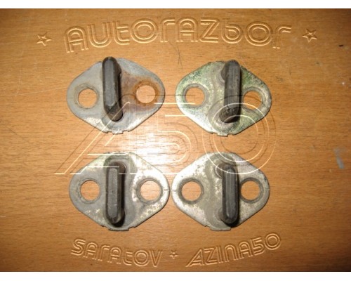 Ответная часть замка двери Hyundai Sonata III 1993-1998 (8135034000)- купить на ➦ А50-Авторазбор по цене 50.00р.. Отправка в регионы.