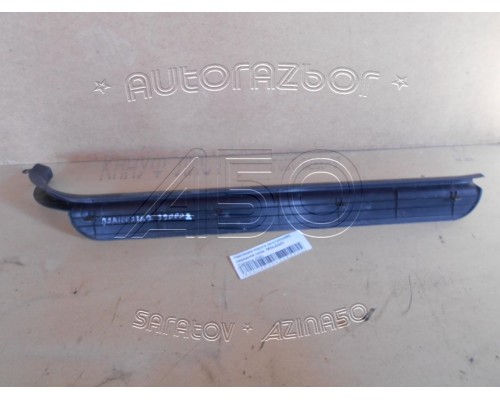 Накладка (кузов внутри) порога Mitsubishi Carisma (DA) 1995-1999 (MB947232)- купить на ➦ А50-Авторазбор по цене 700.00р.. Отправка в регионы.