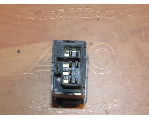 Кнопка стеклоочистителя заднего Mitsubishi Lancer (CS/Classic) 2003-2006 ()- купить на ➦ А50-Авторазбор по цене 200.00р.. Отправка в регионы.