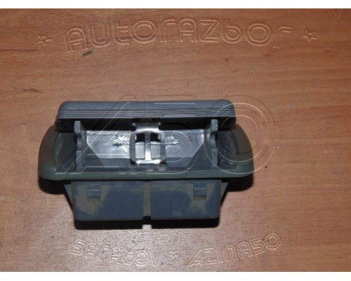 Пепельница Renault Clio II/Symbol 1998-2008 ()- купить на ➦ А50-Авторазбор по цене 350.00р.. Отправка в регионы.