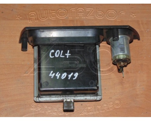 Пепельница Mitsubishi Colt 1992-1996 ()- купить на ➦ А50-Авторазбор по цене 400.00р.. Отправка в регионы.