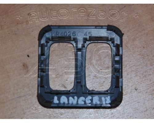 Накладка (кузов внутри) Mitsubishi Lancer (CS/Classic) 2003-2006 (MR402645)- купить на ➦ А50-Авторазбор по цене 250.00р.. Отправка в регионы.