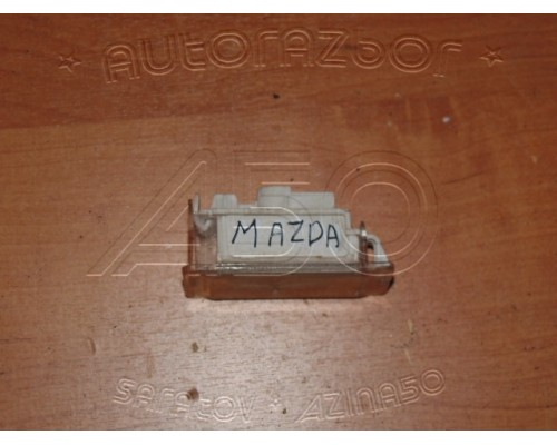 Плафон салонный Mazda 626 (GD) 1987-1992 ()- купить на ➦ А50-Авторазбор по цене 200.00р.. Отправка в регионы.