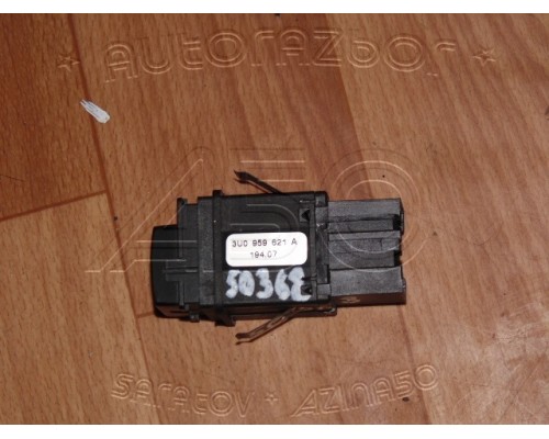 Кнопка обогрева заднего стекла Skoda Superb 2002-2008 (3U0959621A)- купить на ➦ А50-Авторазбор по цене 450.00р.. Отправка в регионы.