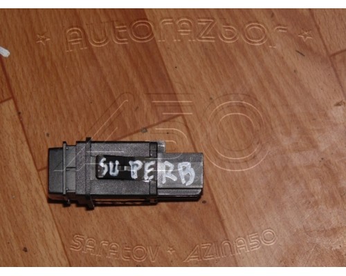 Кнопка обогрева заднего стекла Skoda Superb 2002-2008 (3U0959621A)- купить на ➦ А50-Авторазбор по цене 450.00р.. Отправка в регионы.