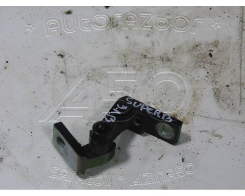 Петля двери Skoda Superb 2002-2008 (3U0833401A)- купить на ➦ А50-Авторазбор по цене 350.00р.. Отправка в регионы.