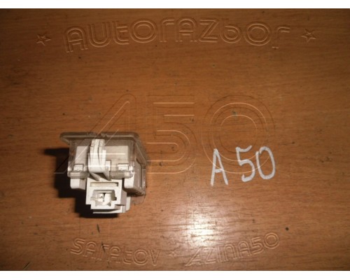 Плафон багажника Renault Logan 2005-2014 (8200418356)- купить на ➦ А50-Авторазбор по цене 150.00р.. Отправка в регионы.