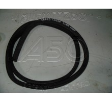Уплотнитель проема двери Renault Logan 2005-2014