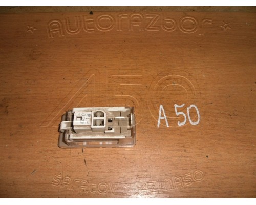 Плафон багажника Renault Logan 2005-2014 (8200418356)- купить на ➦ А50-Авторазбор по цене 150.00р.. Отправка в регионы.