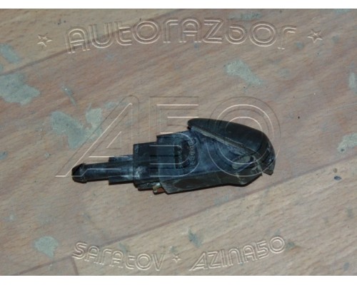 Форсунка омывателя лобового стекла Ford Escort 1995-2001 (1065928)- купить на ➦ А50-Авторазбор по цене 1000.00р.. Отправка в регионы.