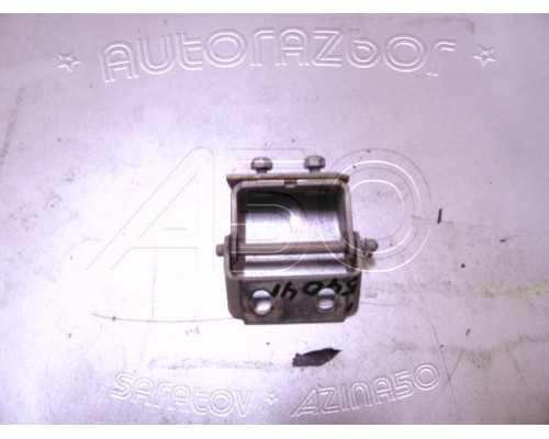 Петля двери багажника Ford Escort 1995-2001 (1016325)- купить на ➦ А50-Авторазбор по цене 500.00р.. Отправка в регионы.