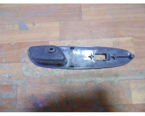 Накладка двери Daewoo Nubira 1997-1999 (96305198)- купить на ➦ А50-Авторазбор по цене 500.00р.. Отправка в регионы.