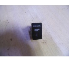 Кнопка центрального замка Toyota Corolla E120 2001-2006