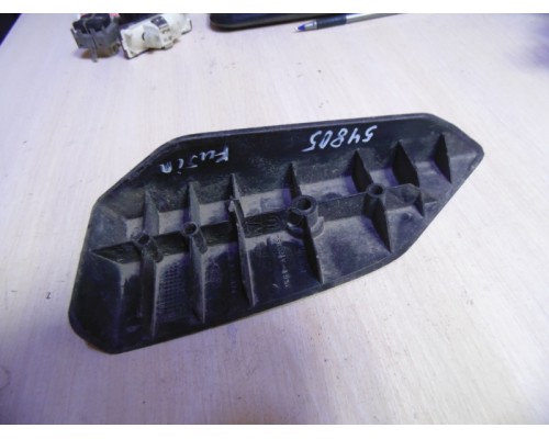 Накладка (кузов внутри) под ногу водителя Ford Fusion 2002-2012 (2S61A12036BAW)- купить на ➦ А50-Авторазбор по цене 500.00р.. Отправка в регионы.