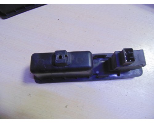 Кнопка стеклоподъемника Hafei PRINCIP HFJ7161 2004-2010 (AAA37380002)- купить на ➦ А50-Авторазбор по цене 500.00р.. Отправка в регионы.