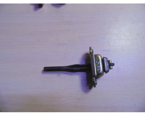 Ограничитель двери Nissan Sunny B12/N13 1986-1991 ()- купить на ➦ А50-Авторазбор по цене 500.00р.. Отправка в регионы.