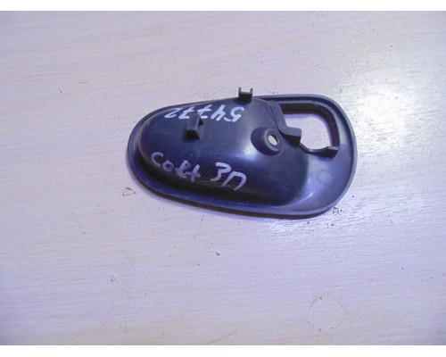 Накладка ручки внутренней Mitsubishi Colt 1992-1996 (MB819596)- купить на ➦ А50-Авторазбор по цене 300.00р.. Отправка в регионы.