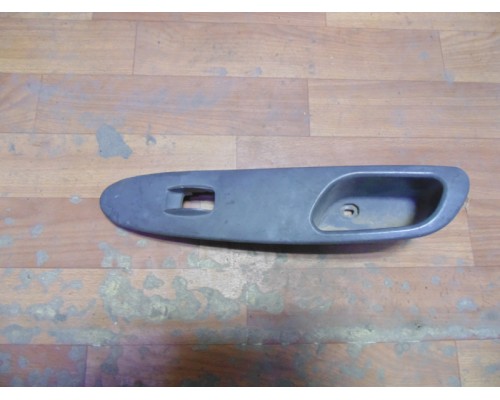 Накладка двери Daewoo Nubira 1997-1999 (96305198)- купить на ➦ А50-Авторазбор по цене 500.00р.. Отправка в регионы.