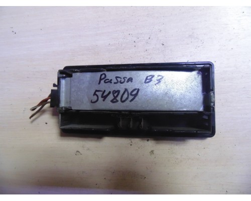 Плафон салонный Volkswagen Passat B3 1988-1993 ()- купить на ➦ А50-Авторазбор по цене 500.00р.. Отправка в регионы.