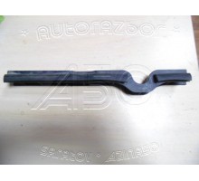 Уплотнитель капота Nissan X-Trail (T30) 2001-2007