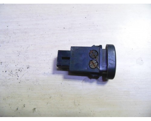 Кнопка обогрева заднего стекла Daewoo Nexia 1995-2016 (96168694)- купить на ➦ А50-Авторазбор по цене 500.00р.. Отправка в регионы.