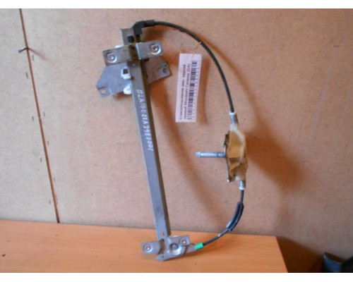 Стеклоподъёмник Mitsubishi Carisma (DA) 1995-1999 (MR100763)- купить на ➦ А50-Авторазбор по цене 300.00р.. Отправка в регионы.