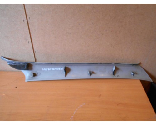 Обшивка стойки Mitsubishi Carisma (DA) 1995-1999 (MR270417)- купить на ➦ А50-Авторазбор по цене 600.00р.. Отправка в регионы.