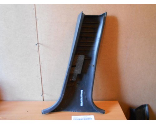 Обшивка стойки Mitsubishi Carisma (DA) 1995-1999 (MB947021)- купить на ➦ А50-Авторазбор по цене 400.00р.. Отправка в регионы.