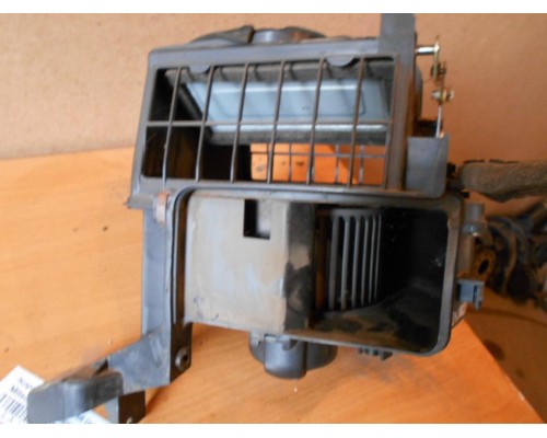 Корпус отопителя Mitsubishi Carisma (DA) 1995-1999 (MR206747)- купить на ➦ А50-Авторазбор по цене 2000.00р.. Отправка в регионы.