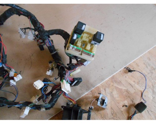 Проводка коса Mitsubishi Carisma (DA) 1995-1999 (MR318729)- купить на ➦ А50-Авторазбор по цене 3000.00р.. Отправка в регионы.