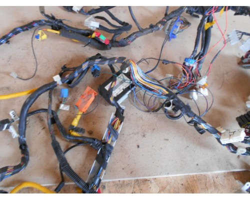 Проводка коса Mitsubishi Carisma (DA) 1995-1999 (MR318729)- купить на ➦ А50-Авторазбор по цене 3000.00р.. Отправка в регионы.