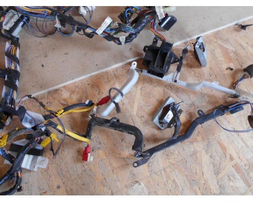 Проводка коса Mitsubishi Carisma (DA) 1995-1999 (MR318729)- купить на ➦ А50-Авторазбор по цене 3000.00р.. Отправка в регионы.