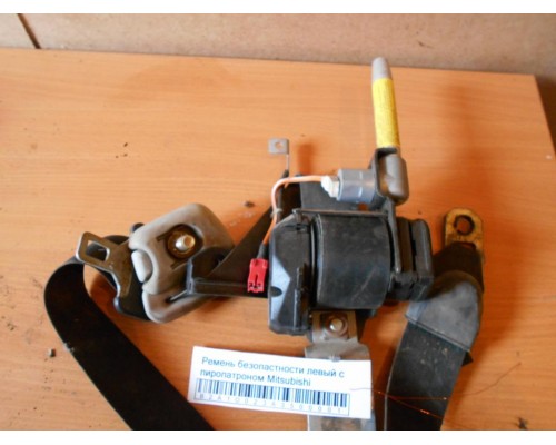 Ремень безопасности Mitsubishi Carisma (DA) 1995-1999 (MR771008)- купить на ➦ А50-Авторазбор по цене 700.00р.. Отправка в регионы.