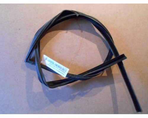 Уплотнитель двери Mitsubishi Carisma (DA) 1995-1999 (MR100742)- купить на ➦ А50-Авторазбор по цене 400.00р.. Отправка в регионы.