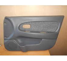 Обшивка двери передняя правая Kia Spectra 2000-2011