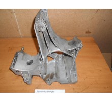 Кронштейн генератора Mitsubishi Carisma (DA) 1995-1999