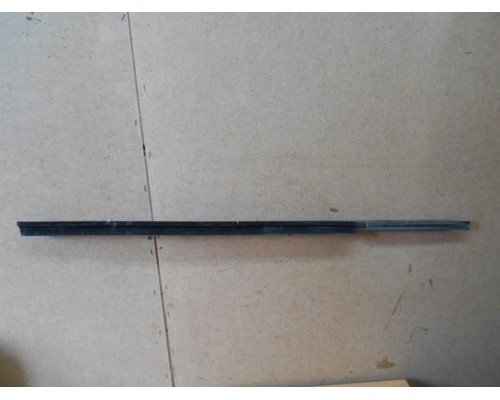 Уплотнитель стекла задней двери внутренний Mitsubishi Carisma (DA) 1995-1999 (MR100785)- купить на ➦ А50-Авторазбор по цене 400.00р.. Отправка в регионы.