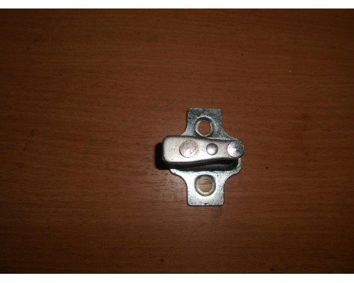 Ответная часть замка двери Chevrolet Lacetti 2004-2012 (96301668)- купить на ➦ А50-Авторазбор по цене 50.00р.. Отправка в регионы.