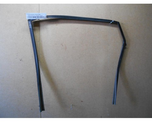 Уплотнитель стекла задней двери внутренний Nissan Teana (J32) 2008-2013 (82330JN21A)- купить на ➦ А50-Авторазбор по цене 500.00р.. Отправка в регионы.