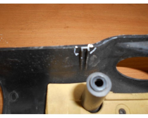 Кожух рулевой колонки Mitsubishi Carisma (DA) 1995-1999 (MR740898)- купить на ➦ А50-Авторазбор по цене 700.00р.. Отправка в регионы.