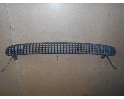 Решетка в капот BMW 3-серия E46 1998-2005 (51138208484)- купить на ➦ А50-Авторазбор по цене 1000.00р.. Отправка в регионы.