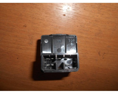 Переключатель регулировки зеркала Mitsubishi Lancer VI 1991-2000 (MB561810)- купить на ➦ А50-Авторазбор по цене 400.00р.. Отправка в регионы.