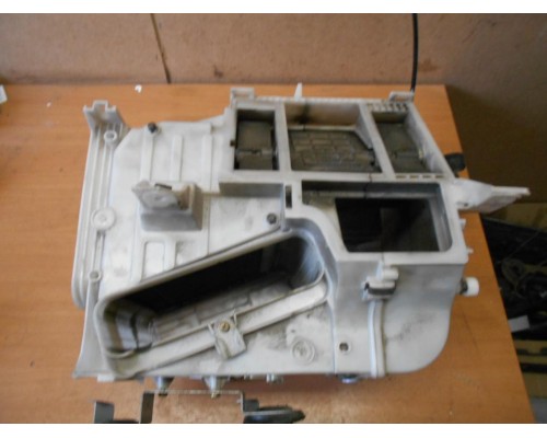 Корпус отопителя Mitsubishi Lancer VI 1991-2000 ()- купить на ➦ А50-Авторазбор по цене 600.00р.. Отправка в регионы.