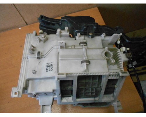 Корпус отопителя Mitsubishi Lancer VI 1991-2000 ()- купить на ➦ А50-Авторазбор по цене 600.00р.. Отправка в регионы.