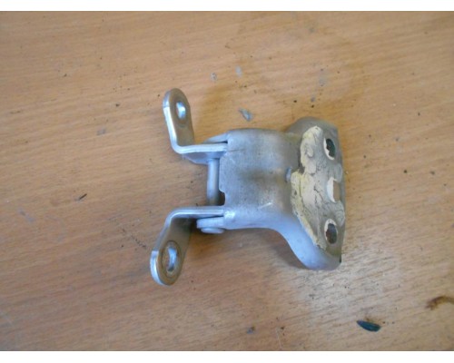 Петля двери задней левой нижняя Chevrolet Lacetti 2004-2012 (96983382)- купить на ➦ А50-Авторазбор по цене 400.00р.. Отправка в регионы.