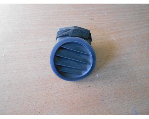 Дефлектор воздушный Hyundai Sonata III 1993-1998 (9741434000AQ)- купить на ➦ А50-Авторазбор по цене 600.00р.. Отправка в регионы.