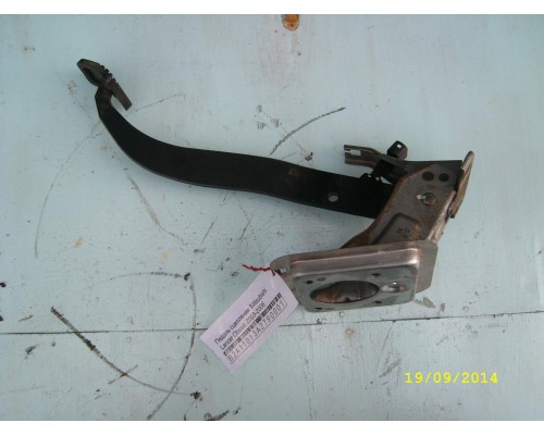 Педаль сцепления Mitsubishi Lancer (CS/Classic) 2003-2006 (MR493821)- купить на ➦ А50-Авторазбор по цене 250.00р.. Отправка в регионы.