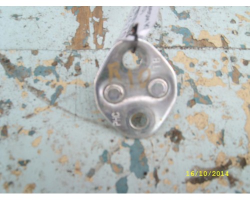 Ответная часть замка двери Kia RIO III 2011-2017 (813501C010)- купить на ➦ А50-Авторазбор по цене 100.00р.. Отправка в регионы.